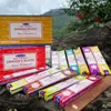 Madeira Dourada para Incenso Staya Sai Baba, Incenso em Palito de Bambu, Fragrância Floral, Incenso do Tibete, Incenso em Palito Fresco, 15g, 50 Tipos Disponíveis