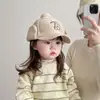Gorra de Invierno para Niños Cálida de Terciopelo de Cordero Gorra de Béisbol con Visera Estilo Lei Feng para Niños y Niñas Linda Resistente al Viento Engrosada