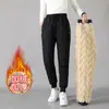 Pantalones casuales para hombre, holgados, de corte ancho, forrados de polar y engrosados para invierno, adecuados para usar como ropa exterior