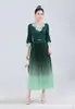 Vestido de Moda Miyake para Mujer Tallas Grandes con Pliegues, Colores Degradados, Cuello de Encaje, Versátil y Adelgazante, Estilo Europeo y Americano