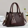 Nova Bolsa Risca Colorida Sólida de Alta Qualidade Simples Versátil para Sogra Bolsa de Ombro Único Bolsa Transversal Textura Transfronteiriça Grande Capacidade Bolsa Transfronteiriça Macia