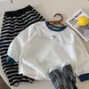 Camisa Base Fina Manga Longa Gola Redonda Infantil 2026 Outono Novo Estilo para Meninos e Meninas Estilo Coreano Casual Versátil Moletom Tendência