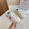 Zapatillas Casuales para Niñas Shell-Toe KT Cat 2026 Primavera y Otoño Transpirables Zapatillas Infantiles Versátiles de Velcro con Estrellas