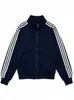 Chamarra casual de bloques de color a rayas estilo americano con cuello alto, nueva colección primavera/otoño 2026, corte holgado, casual y deportiva de moda