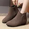 Botines nuevos de acabado mate, botas casuales de una sola pieza para mujer, tacón bajo, antideslizantes, punta redonda, botas Martin, colección otoño/invierno 2026, botas de algodón para mujer con forro de felpa
