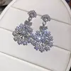 ¡Lenguaje Floral de Encaje! Pendientes de Flor Hueca de Zirconia y Perla de Lujo, Pendientes de Lujo Ligero de Gama Alta, Accesorios para Orejas Retro Franceses