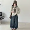 Conjunto de Moletom para Meninas 2026 Outono Nova Moda Xale Listrado Top com Letra Jeans Solto Conjunto de Duas Peças