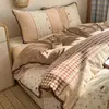 Juego de ropa de cama de cuatro piezas de terciopelo de leche para invierno, acolchado engrosado y forrado de felpa, sábana doble y funda de edredón