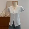 Blusa de Tricô Amarela com Manga Curta, Patchwork de Renda e Decote em V para Mulheres, Verão, Cintura Marcada, Emagrecedora, Estilo Francês Chique e Deslumbrantemente Linda