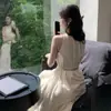 Vestido de Estilo Festivo con Cintura Abierta 2024 Nuevo Diseño Ajustado a la Cintura Adelgazante Sin Mangas Cuello Vestido de Longitud Media para Mujer Verano