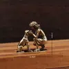 Los adornos de metal son artículos decorativos pequeños de venta caliente transfronteriza, con animales de dibujos animados creativos y diseños retro personalizados.