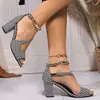 Sandalias de tacón alto de boca de pez para comercio exterior, verano transfronterizo 2024, para mujeres petite, estilo europeo y americano, punta abierta, estampado de pata de gallo, sandalias romanas metálicas, talla 44