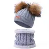 Gorro de lana para niños de pelo real de mapache, gorro con dos pompónes, conjunto de bufanda de dos piezas, gorro de punto nuevo, juego de cuello acolchado con terciopelo