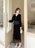 Top de terciopelo con cuello en V Nanyou francés 2026 para mujer, con aplicaciones de encaje, cintura ajustada, mangas abullonadas, negro, estilo elegante, colección de otoño