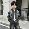 Conjunto de Ropa para Niños Niños Primavera y Otoño 2025 Nueva Moda Atuendo de Otoño Elegante Denim Caballo Volador Conjunto de Tres Piezas Moderno