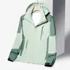 Macacão com logo estampado jaqueta de casal para atividades ao ar livre camada única primavera e outono à prova d'água roupas de pesca jaqueta corta-vento soft shell