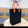 Bolsas de feltro com logo personalizado para o Festival do Barco-Dragão, lembrancinhas de reunião anual de negócios corporativas, presentes transfronteiriços, bolsas de ombro de feltro