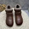 Botines cortos para mujer, nuevo estilo invierno 2026, antideslizantes, forrados de felpa, cálidos, zapatos de algodón de suela blanda, zapatos de cuero de suela plana retro para mujeres de mediana edad y mayores