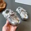 Zapatos Casuales de Malla Transpirable Moda Estilo Coreano para Niñas 2026 Otoño Nuevos Zapatos Deportivos Campus Princesa Ballet para Niños