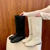Primer Encuentro con Botas Largas de Caballero Estilo Británico para Mujer Modelo Nuevo Primavera y Otoño 2026 Punta Cuadrada Aumento Interno de Altura Botas Rectas Ajustadas