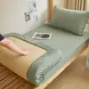 Nuevo modelo 2026 sábana acolchada de algodón 100% teñido en hilo de algodón lavado para dormitorio de estudiante, funda de colchón de una pieza