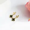 Pendientes de Acero de Titanio con Diseño de Trébol de Cuatro Hojas, Clásico Popular Transfronterizo, Diseño de Nicho Simple, Moderno y Versátil, Precio de Fábrica de Gama Alta