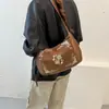 Bolso tote artístico y elegante, perfecto para ir al trabajo y para uso casual, nueva colección de otoño, diseño bordado, bolso cruzado versátil, estilo retro de un solo hombro, 2026