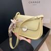 Bolsa Pequena de Textura de Alta Qualidade Feminina 2023 Nova Verão Elegante Versátil Bolsa Transversal Popular Ombro Axila Bolsa Pequena Quadrada