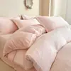 Juego de cuatro piezas de terciopelo de leche engrosado tipo A, terciopelo tallado, invierno, lujo ligero, alta gama, funda de edredón cálida, juego de terciopelo para dormir desnudo