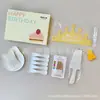 Set de Tenedor Cuchillo Plato Desechables para Pastel Envío Envuelto en Película Caja de Regalo para Fiesta de Cumpleaños Juego de Cinco Piezas Vajilla para Mesa de Pastel