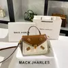 Dropshipping Bolsa de Mão Resistente com Rebites 2025 Nova Bolsa Quadrada Pequena de Cor Contrastante de Alta Qualidade Atacado