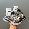 Zapatillas deportivas para niño 2026 nuevo primavera y otoño zapatos tipo papá para niño zapatillas de correr ligeras de suela blanda forradas de forro polar de invierno