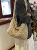 Bolso de Peluche Grande de Estilo Coreano Transfronterizo Bolso Cruzado Nuevo de Moda Otoño e Invierno para Mujer Bolso de Hombro para Viajar Bolso de Mano