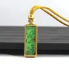 Venta al por mayor del fabricante Arena Mineral Pintada a Mano Acero de Titanio Thangka Zaki Lamu Amarillo Riqueza Mineral Pequeño Thangka Portátil Buda Amuleto Colgante Collar