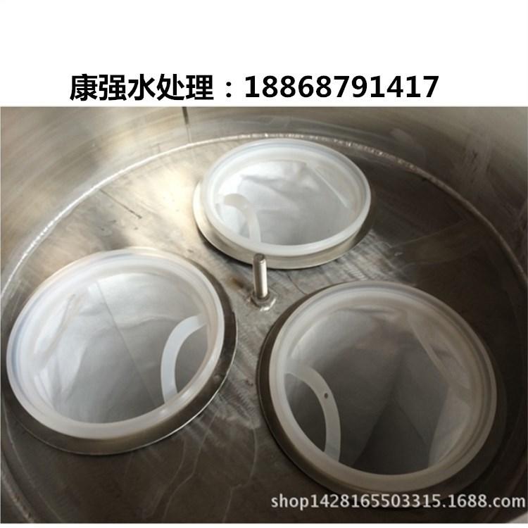2079130262_157886741