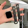 [Correa de Reloj] Adecuada para Correa de iWatch Apple S12 S10987Se Napa con Doble Tachuela Cruzada Pulsera para Mujer