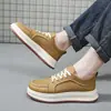 Nuevos Zapatos Deportivos Casuales para Hombre Primavera 2026 Estilo Coreano Tenis de Moda Zapatos Blancos Ultraligeros Zapatos con Suela Gruesa para Aumentar la Altura para Hombres