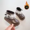 Botas Pequenas de Couro com Laço de Renda Forradas de Lã 2025 Outono e Inverno Meninas Estilo Pequeno Cheiroso Versátil Quente Botas de Algodão