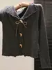 Suéter de Punto de Manga Larga con Volantes y Cuello en V de Deseo Puro Nuevo para Otoño e Invierno, Prenda Base Adelgazante con Botones Franceses para Mujer
