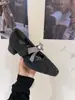 Sapatos Rasos Franceses de Salto Grosso Cinza com Saia Sapatos de Festa Sapatos Femininos Outono e Inverno 2025 Sapatos Mary Jane com Forro de Lã e Pelo