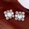 Pendientes Cuadrados de Estilo Europeo y Americano con Diamantes, Diseño Simple y Único, Pendientes de Moda y Exquisitos, Accesorios para Orejas de Lujo Ligero y de Nicho de Alta Gama