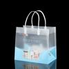 Fornecido Diretamente pelo Fabricante, Sacolas de Plástico Transparente Impressas para Compras de Roupas, Sacolas de Presente de PP Transparentes à Prova d'Água com Impressão de Logo, de Mão