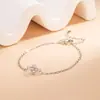 Pulseira de Moda de Temperamento Versátil Exquisita de Alta Qualidade com Diamante de Trevo Ultra Fino para Mulheres, Estilo Nicho de Luxo Leve