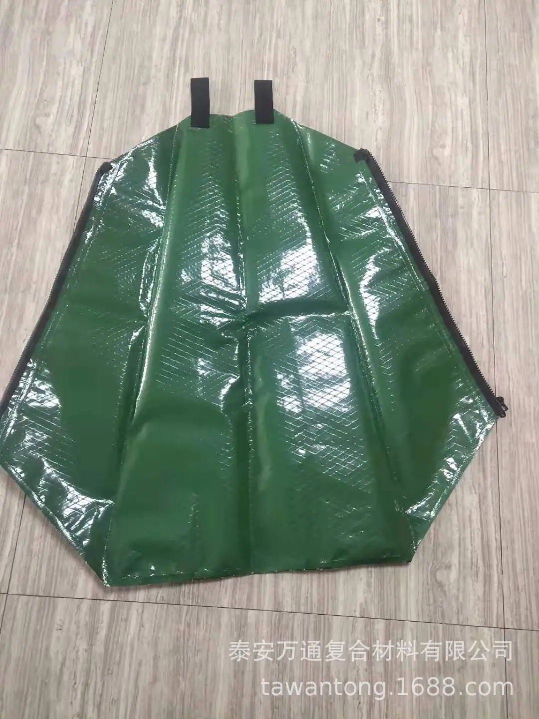 pe夹网布.jpg