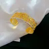 Pulsera de Encaje Hueco Luna Sombra con Relieve Dorado~Estilo Europeo y Americano, Diseño Exagerado, Sensación de Nicho de Alta Gama, Joyería de Lujo Ligero