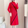 Vestido de suéter suelto de cuello alto medio rojo popular de otoño e invierno, vestido de punto elegante de manga larga para mujer de talla grande 9678
