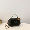 Bolsa Popular de Moda com Uma Alça para Mulheres Outono e Inverno 2025 Novo Design de Nicho Simples Pequena Bolsa Quadrada Transversal para o Dia a Dia