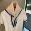 Bufanda Triángulo Tejida en Punto Cruz con Borde Contrastante Estilo Coreano para Mujer, Calentador de Cuello Versátil, Pañuelo Pequeño, Chaleco Pequeño Elegante