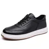 Sapatos casuais de couro masculinos transfronteiriços, cabedal de couro respirável, sola macia, tênis confortáveis, sapatos brancos versáteis para o verão, sapatos masculinos da moda
