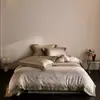Novo conjunto de cama de quatro peças em algodão escovado, ultra macio e espesso, para outono e inverno, com capa de edredom e lençol de cama em algodão 100% estampado de fibra longa, disponível para compra em grupo.